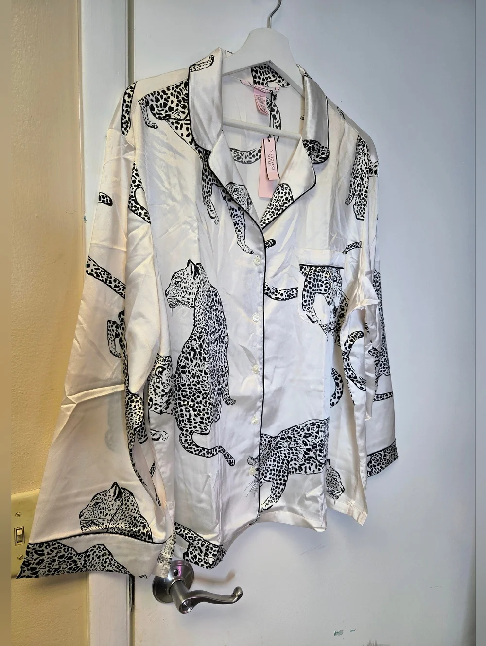 Victoria’s Secret Satin Pajama Top - Black & White Snow Leopard Size XL